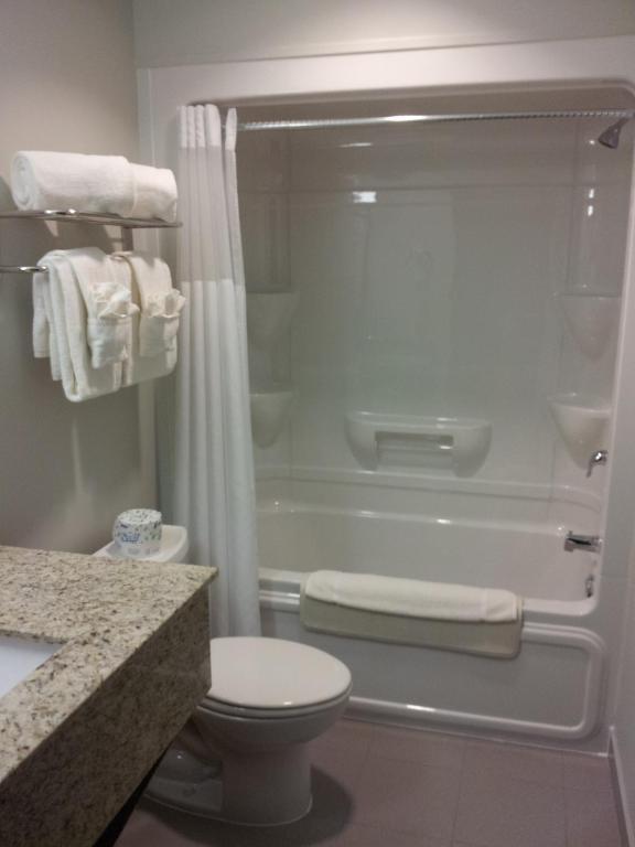 Midland Inn & Suites Room photo